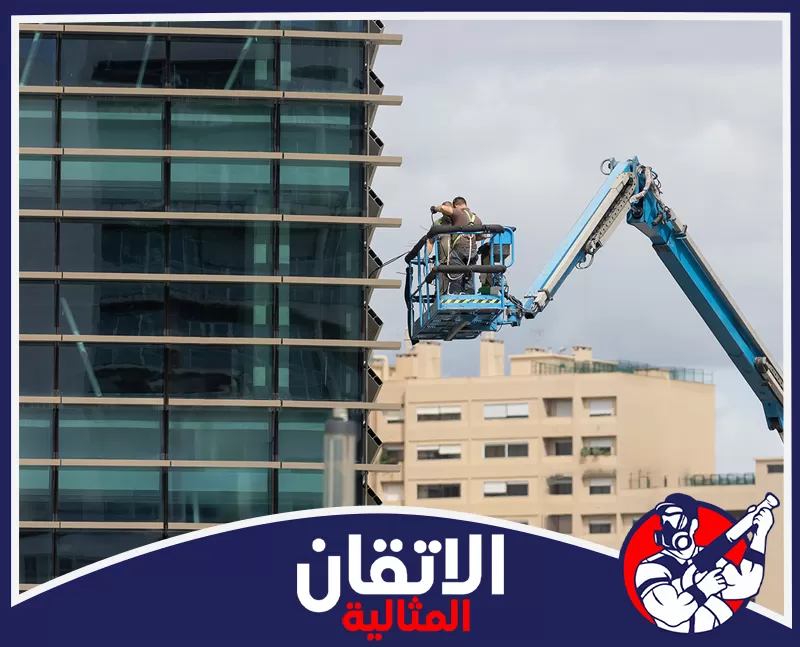 كم مرة تحتاج تنظيف الواجهات الزجاجية خلال السنة؟